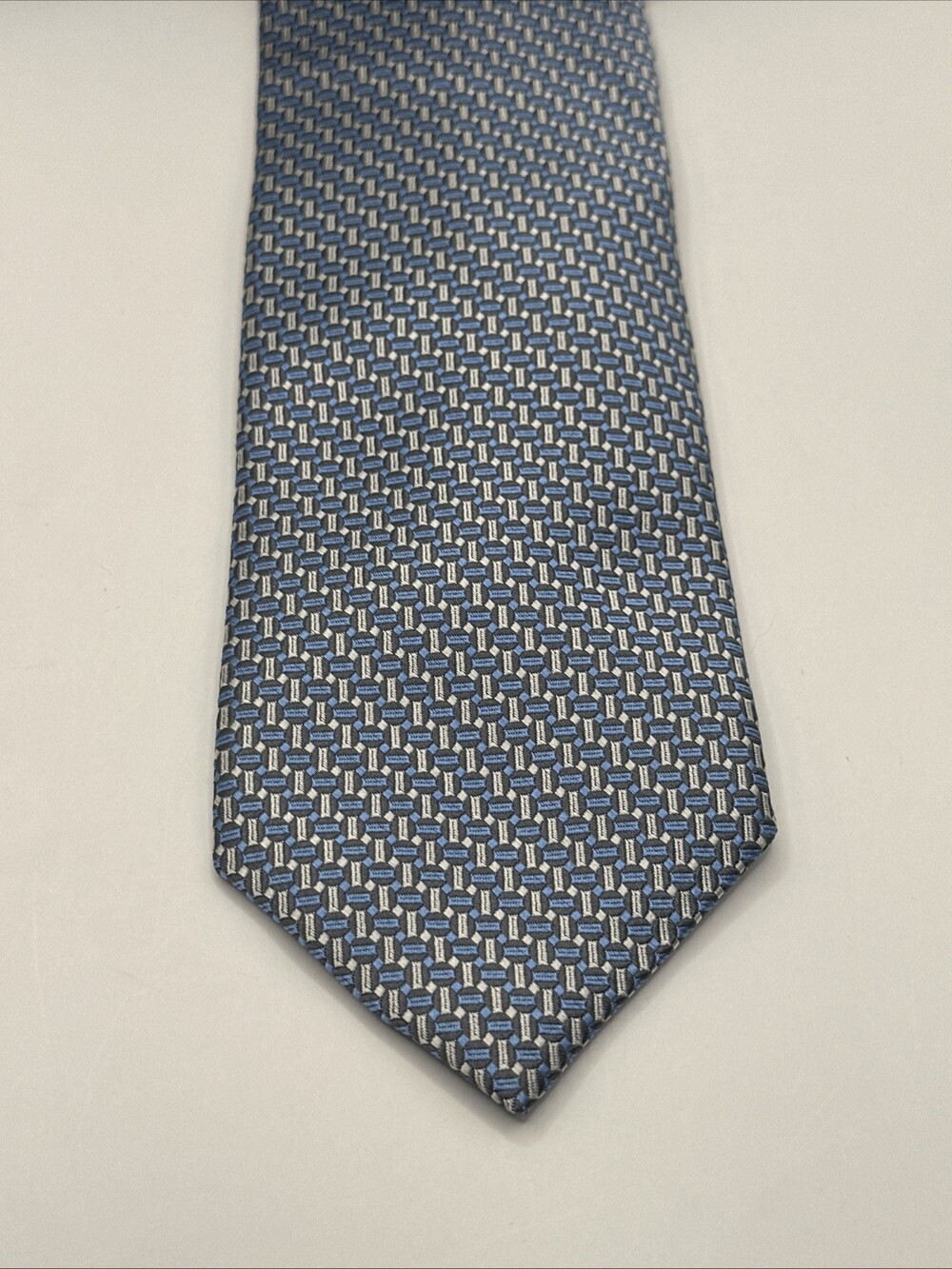 NWT David Donahue Blue Geometric Necktie Tie Silk Italy USA Medallion Blue Woven - Picture 2 of 9